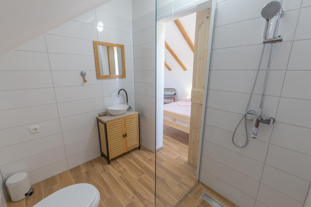Kuca Trota - Sauna, Hot Tub Otocac Ngoại thất bức ảnh