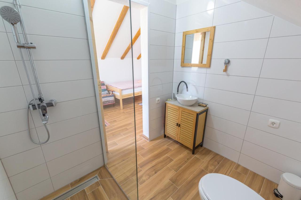 Kuca Trota - Sauna, Hot Tub Otocac Ngoại thất bức ảnh